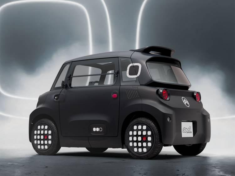 <p>Ami, Dark Side versiyonu ile 2020'de girdiği alanda gelişimini sürdürerek, birçok hanede var olan bir eksikliği gideren, kullanımı kolay bir mikro mobilite çözümü sunuyor.</p> <p> </p>
