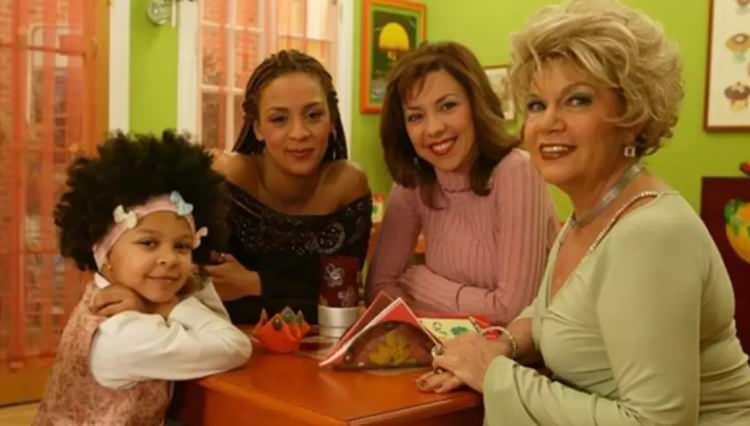 <p><strong>Bir d&ouml;nemi ekran başına kilitleyen 'Sihirli Annem'de oynadığı "Toprak" karakteriyle hafızalara kazınan Jennifer Boyner, son olarak yaptığı a&ccedil;ıklamalarla g&uuml;ndeme geldi.</strong></p>
