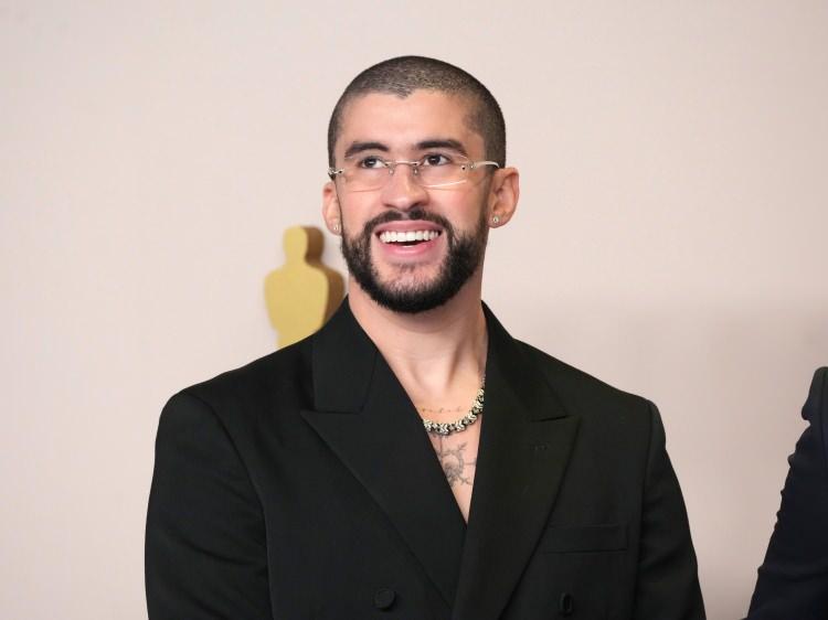 <p><strong>Milyonları ekran başına kilitleyen Super Bowl, bu yıl devre arası g&ouml;sterisiyle sosyal medyayı adeta yıktı ge&ccedil;ti. Her yıl d&uuml;nyaca &uuml;nl&uuml; yıldızların g&ouml;rkemli şovlara imza attığı Super Bowl 60, 2026 yılında son g&uuml;nlerin en &ccedil;ok konuşulan ismini ağırladı.</strong></p>
