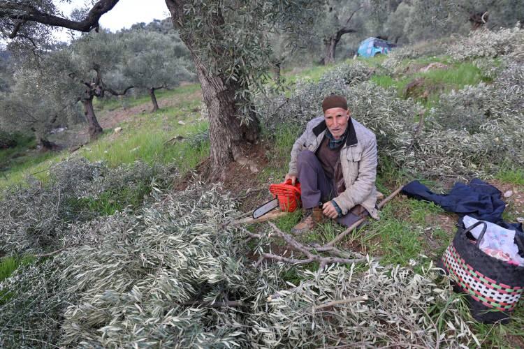 78 yıldır tek bacakla yaşıyor! Mehmet amcanın yaşam azmi ders verdi 