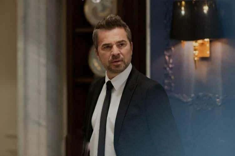 <p><span style="color:#B22222"><strong>MEMLEKETİNİZDE EN &Uuml;NL&Uuml; KİŞİ KİM?</strong></span></p>

<p>&nbsp;</p>

<p>Ortaya &ccedil;ıkan tablo, şehirlerin yalnızca coğrafi değil, aynı zamanda k&uuml;lt&uuml;rel ve toplumsal hafızayla da anıldığını bir kez daha g&ouml;sterdi.</p>

<p>&nbsp;</p>

<p><span style="color:#B22222"><strong>Peki sizin memleketinizde en &uuml;nl&uuml; kişi kim?</strong></span></p>
