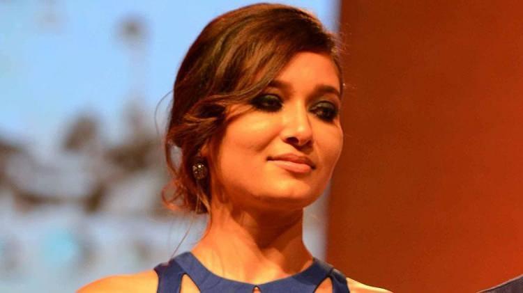 <p><strong><span style="color:#B22222">AFYONKARAHİSAR</span>&nbsp; |&nbsp; NURG&Uuml;L YEŞİL&Ccedil;AY</strong></p>
