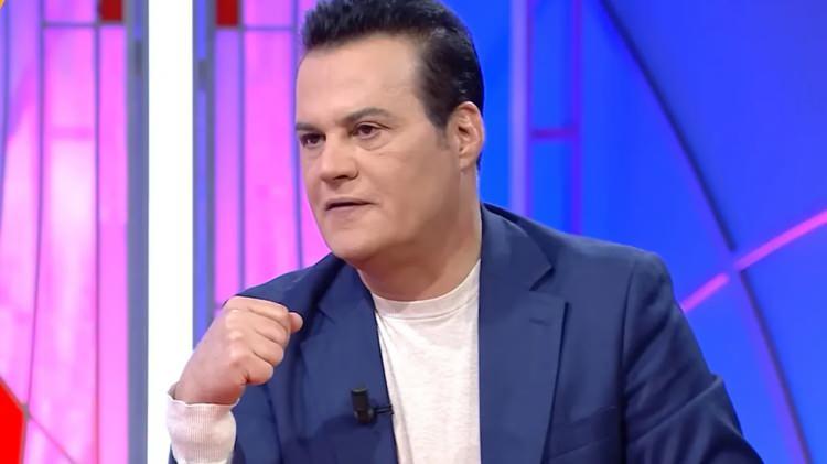 <p>Emekliliğin kendisini hayattan koparılmış gibi hissettirdiğini belirten sanat&ccedil;ı, bu ruh haline girmemek i&ccedil;in sigorta primlerini bile kasten ge&ccedil; &ouml;dediğini itiraf etti.</p>
