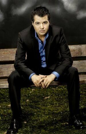 <p><strong>90'lı yılların unutulmaz isimlerinden Ferda Anıl Yarkın, "Sonuna Kadar" ve "&Uuml;z&uuml;lme" gibi hit par&ccedil;alarla, hafızalarda yerini korumaya devam ediyor.</strong></p>
