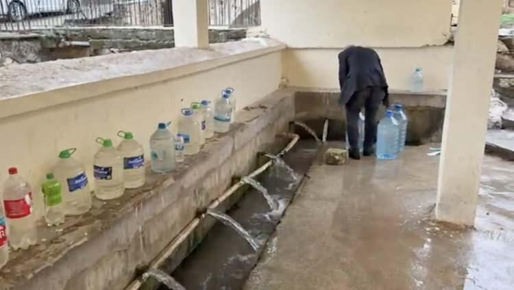 <p>Uzun yıllar boyunca y&ouml;re halkı tarafından kullanılan bu su kaynağı, son yıllarda yaşanan kuraklık nedeniyle tamamen kurudu.</p>
