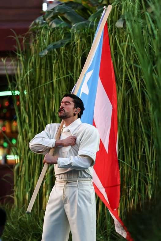 <p><strong>Hemen ardından 2026 Super Bowl devre arası şovunda sahne alan d&uuml;nyaca &uuml;nl&uuml; isim, Porto Riko'nun sesini t&uuml;m d&uuml;nyaya duyuran bir şova imza attı.&nbsp;</strong></p>
