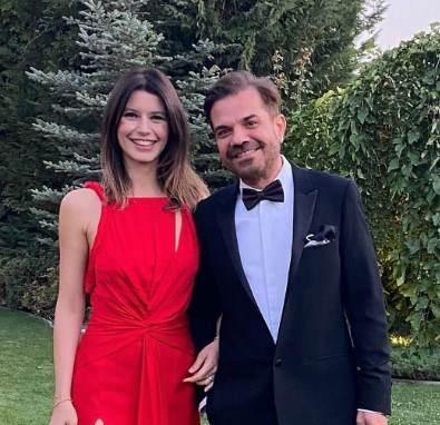 <p><strong><span style="color:#FF0000">NİSAN AYINDA ALB&Uuml;M DE &Ccedil;IKARACAK</span></strong></p>

<p><strong>&Ccedil;ıktığı bu yolda eşinin yanında olmaktan b&uuml;y&uuml;k mutluluk duyduğunu ifade eden Kenan Doğulu, Beren Saat'in "Exuberance" adlı bir alb&uuml;m de &ccedil;ıkaracağını ve nisan ayında alb&uuml;m&uuml;n yayınlanacağını belirtti.</strong></p>
