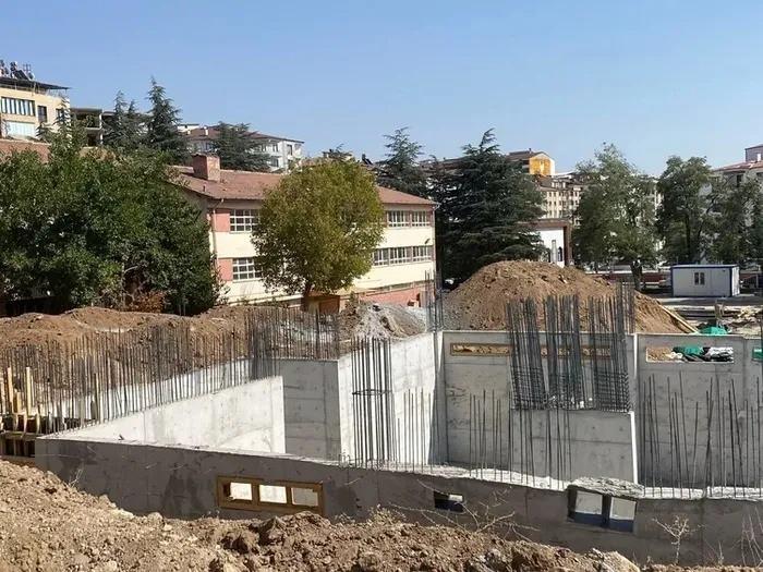 Bir CHP klasiği: 3 yılda camiyi 4 yılda okulu bitiremediler, vatandaş mağdur oldu! Bahane ise bakın ne oldu...