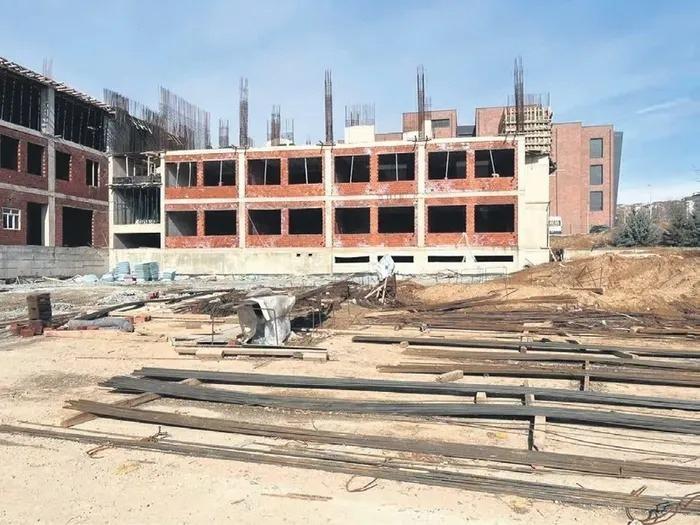 Bir CHP klasiği: 3 yılda camiyi 4 yılda okulu bitiremediler, vatandaş mağdur oldu! Bahane ise bakın ne oldu...