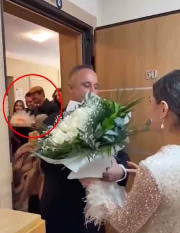 <p><span style="color:#B22222"><strong>"DOSTLUK B&Ouml;YLE BİR ŞEY"</strong></span></p>
