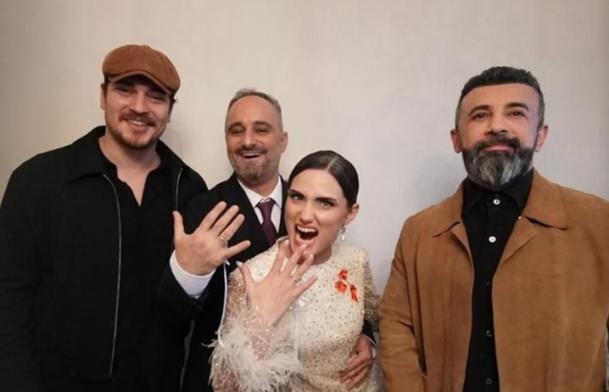 <p>Paylaşılan g&ouml;r&uuml;nt&uuml;ler &ccedil;ok sayıda beğeni alırken &uuml;nl&uuml; oyuncu &Ccedil;ağatay Ulusoy'a takip&ccedil;ilerinden <strong>"İşte ger&ccedil;ek dost"</strong>yorumları yapıldı.</p>
