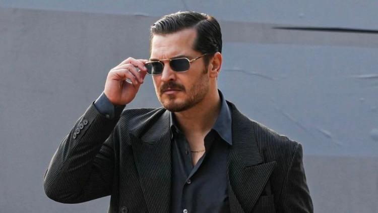 <p><span style="color:#B22222"><strong>KIZ İSTEME T&Ouml;RENİNE KATILDI</strong></span></p>
