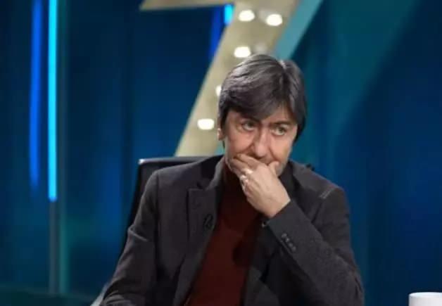 <p>Diğer yandan Rıdvan Dilmen,&nbsp;Ey&uuml;pspor ma&ccedil;ının geniş kadrosunda yer almayan Leroy Sane'yle ilgili de Juventus ma&ccedil;ı iddiası ortaya attı.</p>
