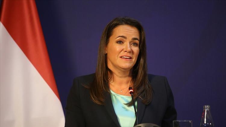 <p><strong><span style="color:#B22222">KATALİN NOV&Aacute;K</span></strong></p>

<p>(Macaristan) &ndash; 3 &ccedil;ocuk</p>
