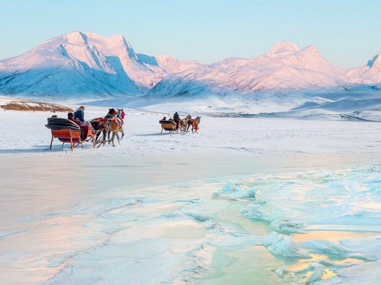 <p><strong>&Ouml;zellikle d&uuml;nyaca &uuml;nl&uuml; yıldızların yakın takibinde olan Kars'a ge&ccedil;tiğimiz hafta &uuml;nl&uuml; isimler akın etti.</strong></p>
