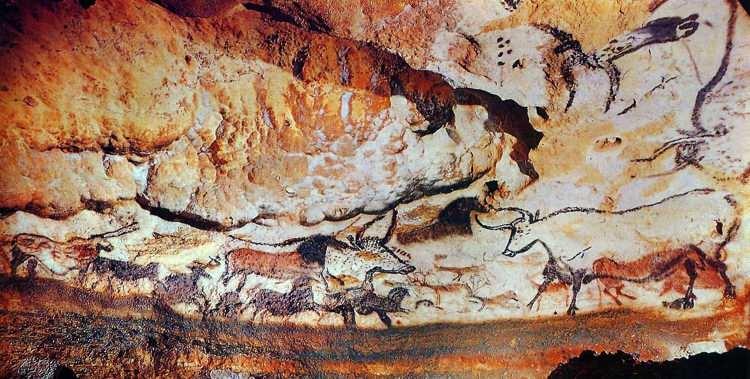 <p><span style="color:#B22222"><strong>LASCAUX MAĞARASI (FRANSA)</strong></span></p>
