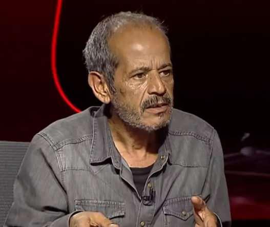 <p>'İ&ccedil;inizdeki &Ouml;k&uuml;ze Oha Deyin' ve 'Yılgın T&uuml;rkler' kitaplarıyla tanınan edebiyatın g&uuml;&ccedil;l&uuml; kalemlerinden B&uuml;lent Aky&uuml;rek,&nbsp;57 yaşında vefat etti.</p>
