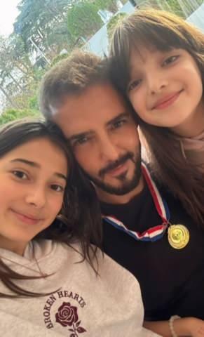 <p>O anları g&ouml;r&uuml;nt&uuml;leyen gazetecilere uyarıda bulunan G&ouml;khan &Ouml;zen, <strong>"&Ccedil;ekmeyin, istemiyorum" </strong>diyerek tepkisini g&ouml;sterdi.</p>
