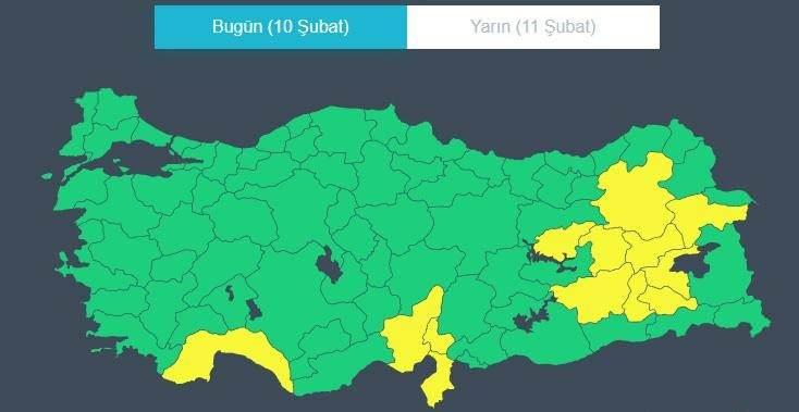 <p><span style="color:#B22222"><strong>İSTANBUL'A NE ZAMAN KAR YAĞACAK?</strong></span></p>

<p><br />
Meteoroloji uzmanı Orhan Şen, sosyal medya hesabından yaptığı paylaşımda İstanbul i&ccedil;in yeniden kar ihtimalini değerlendirdi. Şen, şu ifadeleri kullandı:</p>

<p><strong><em>&ldquo;&Ouml;n&uuml;m&uuml;zdeki hafta yeni ayın 16'sı ile 18'i arası batı b&ouml;lgeleri i&ccedil;in soğuk hava yeniden geliyor. Acaba 4. İstanbul kar yağışı olur mu? Ona bakacağız. İstanbul'da kar yağışı hafif ihtimal g&ouml;r&uuml;n&uuml;yor ama soğuk hava etkili g&ouml;r&uuml;n&uuml;yor. </em></strong></p>

<p><strong><em>İstanbul'da sıcaklıklar 5 derecenin altına d&uuml;şecek olursa kar yağışı olabilir. Olmazsa karla karışık yağmur şeklinde olabilir.</em></strong></p>

<p><strong><em>&Ouml;n&uuml;m&uuml;zde daha bir hafta var. Bakacağız. Perşembe ve cuma g&uuml;n&uuml; batı b&ouml;lgelerinin kıyı kesimlerine ve Akdeniz b&ouml;lgesine kuvvetli yağışlar geliyor. Sıcaklıklar d&uuml;şecek.&rdquo;</em></strong></p>
