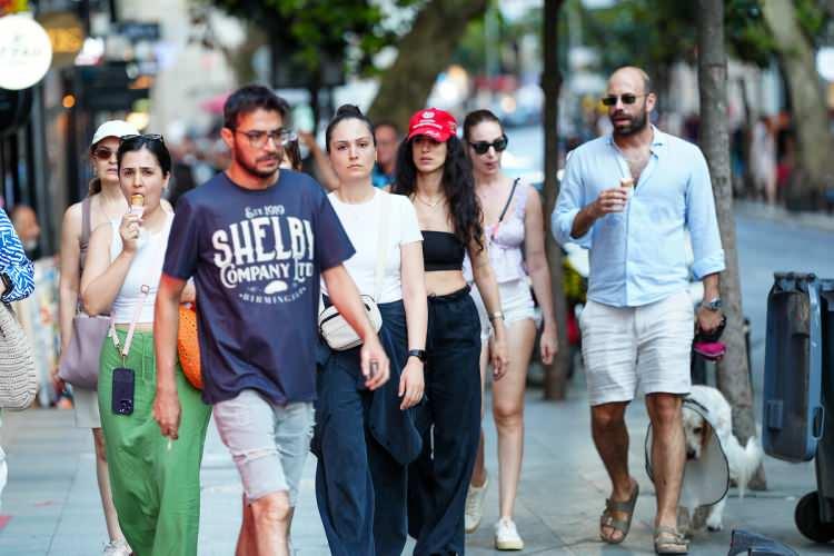 <p><span style="color:#B22222"><strong>3- ORDU -</strong></span></p>

<p>520 bin 192</p>

<p>&nbsp;</p>
