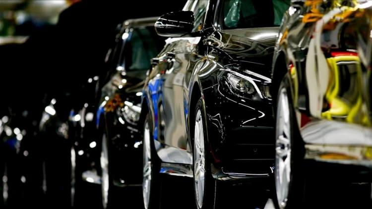 <p><span style="color:rgb(178, 34, 34)">PERİYODİK BAKIMI ZAMANINDA YAPTIRILMAYAN TAŞITLAR KİRAYA VERİLEMEYECEK</span></p>

<p>Mevsim şartlarının gerekli kıldığı d&ouml;nemlerde, kiracı tarafından talep edilmesi halinde, işletme tarafından kış lastiği sağlanması zorunlu olacak.</p>

<p>Periyodik bakımı zamanında yaptırılmayan taşıtların, kiraya verilmesi engellenecek. Kasko ve sigorta g&uuml;venceleri, kiralama bedeline dahil edilerek, kiracının sigorta ve kaskodan yararlanma hakkının, ek bir &uuml;cret veya şarta bağlanamaması sağlanacak.</p>

<p>Kiralama işletmelerine, hasar ve arıza durumlarında kiracının her an kolayca ulaşabilmesi i&ccedil;in iletişim imkanı sunma, s&uuml;rekli ve erişilebilir bir bildirim altyapısı oluşturma y&uuml;k&uuml;ml&uuml;l&uuml;ğ&uuml; getirilecek.</p>
