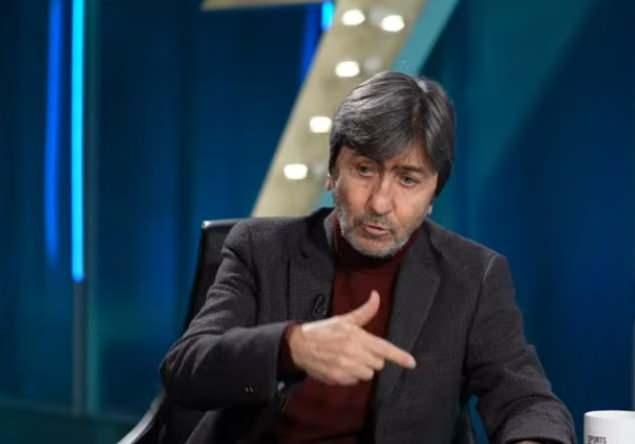 <p><strong>Singo geliyor yavaş yavaş. Ben &ouml;n&uuml;m&uuml;zdeki hafta y&uuml;zde 100 oynayacağını d&uuml;ş&uuml;n&uuml;yorum.&nbsp;</strong></p>
