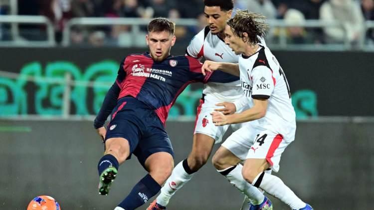 <p>İtalyan ekibinin Semih Kılı&ccedil;soy i&ccedil;in yaptığı anlaşmada, 12 milyon euroluk satın alma opsiyonunun yanı sıra +2 milyon euro bonus ve sonraki satıştan y&uuml;zde 20 pay bulunuyor.</p>
