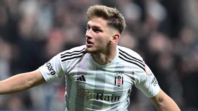 <p>Semih, Beşiktaş tarihinin 2. en pahalı yerli oyuncu satışı olacak.</p>
