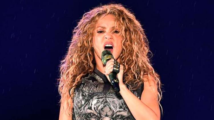 <p><span style="color:#B22222"><strong>O ANLARI TİYE ALDI</strong></span></p>
