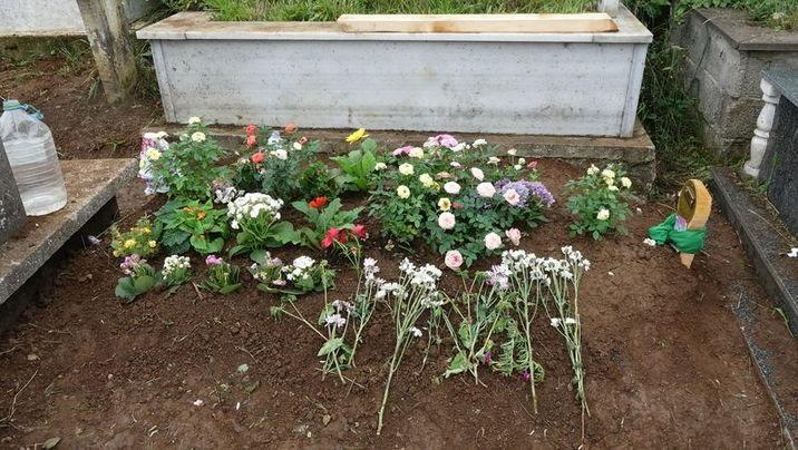 <p><span style="color:#B22222"><strong>"133. KURBAN SEN OLACAKSIN"</strong> TEHDİDİ</span></p>

<p><br />
Sinem Somun&rsquo;un, &ouml;ld&uuml;ğ&uuml; olaydan 10 g&uuml;n &ouml;nce Vakfıkebir Cumhuriyet Başsavcılığı&rsquo;na bulunduğu su&ccedil; duyurusunda, <em><strong>"Instagram'dan "T&uuml;rkiye'de 102 g&uuml;nde 132 kadın &ouml;ld&uuml;r&uuml;ld&uuml;"</strong></em> paylaşımı yapmam &uuml;zerine eşim &lsquo;133&rsquo; şeklinde paylaşım yaparak beni &ouml;ld&uuml;rmekle tehdit etti.</p>
