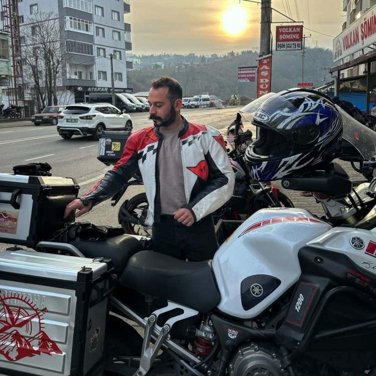 <p><em><strong>İlk ifademde anlattığım olaylarla ilgili olarak eşim hakkında 1 ay kadar uzaklaştırma kararı verildi. Uzaklaştırma kararına rağmen eşim bu karara uymadı ve eve gelerek kararı ihlal etti. Eşim beni &ouml;ld&uuml;rmekle tehdit etti. Can g&uuml;venliğimin olmadığını d&uuml;ş&uuml;n&uuml;yorum. Can g&uuml;venliğimden endişe ediyorum. Ben gerekli tedbirleri alıyorum ancak beni koruması i&ccedil;in koruma talebim de vardır"</strong></em> dediği ortaya &ccedil;ıktı.</p>
