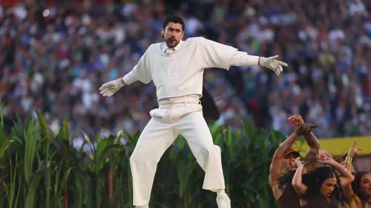 <p>Bu devasa g&ouml;sterinin sadece d&uuml;z bir şovdan ibaret olmadığı ve anlamlı mesajlar taşıdığı s&ouml;yleniyor.</p>
