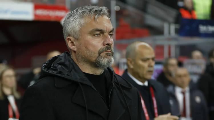 <p>Reis'in Samsunspor'un başarısında pay sahibi olduğu kaydedilen a&ccedil;ıklamada şu ifadelere yer verildi:</p>
