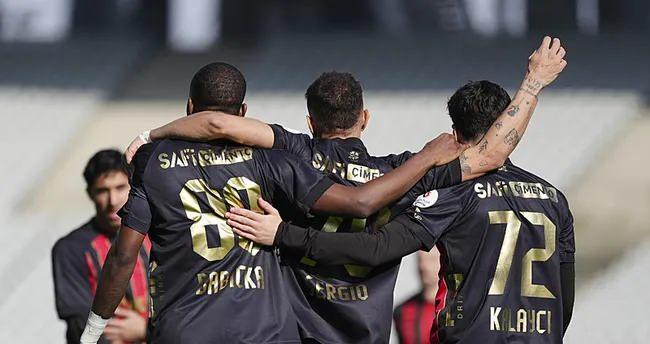 <p>14- Fatih Karag&uuml;mr&uuml;k<br />
<br />
Toplam maaş &ouml;demesi: 12,469,577 euro<br />
<br />
Ortalama maaş | 445,342 euro<br />
<br />
Futbolcu sayısı: 28<br />
<br />
&nbsp;</p>
