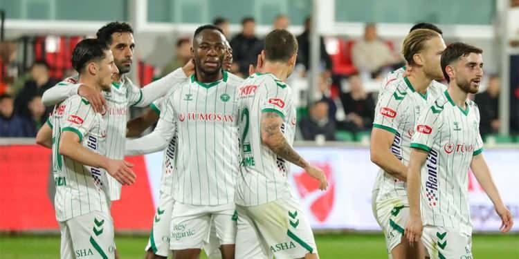 <p>13- Konyaspor<br />
<br />
Toplam maaş &ouml;demesi: 12,230,000 euro<br />
<br />
Ortalama maaş | 452,963 euro<br />
<br />
Futbolcu sayısı: 27</p>
