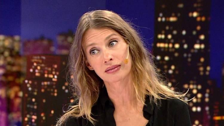 <p><span style="color:#FF0000"><strong>"DUA OKUYORUM DEYİNCE BAŞKA BİR TARAFA &Ccedil;EKİYORLAR!"</strong></span></p>

<p><strong>Maneviyattan uzaklaşarak huzuru 'cool' rit&uuml;ellerde arayanları uyaran &uuml;nl&uuml; isim, paylaşımında şu ifadelere yer verdi:</strong></p>

<p><strong>"Dua okuyorum denildiğinde başka bir tarafa &ccedil;ekiliyor. 'G&uuml;nde 7 kere yoga yapıyorum' dendiğinde 'Ok, cool' deniyor...&nbsp;</strong></p>
