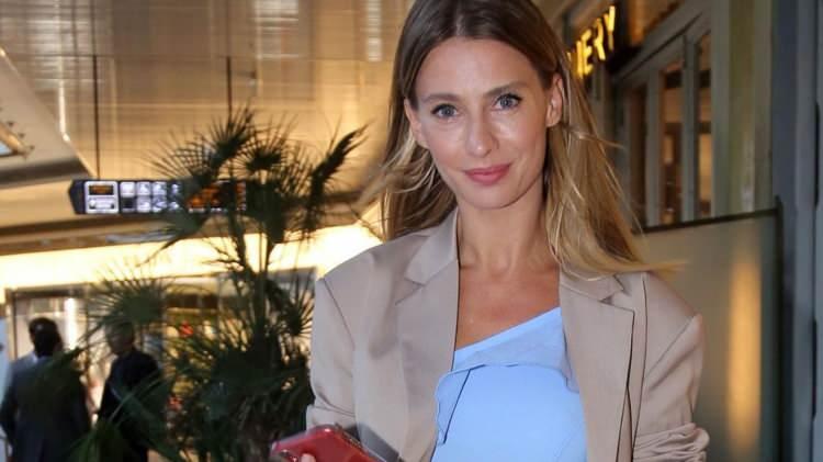 <p><strong>Yapımcılık deneyiminin ardından meslek hayatında radikal bir değişime giden &Uuml;nsal, şehir hayatının getirdiği stres ve dertlerden kurtarmak i&ccedil;in online bir merkez a&ccedil;tı.&nbsp;</strong></p>
