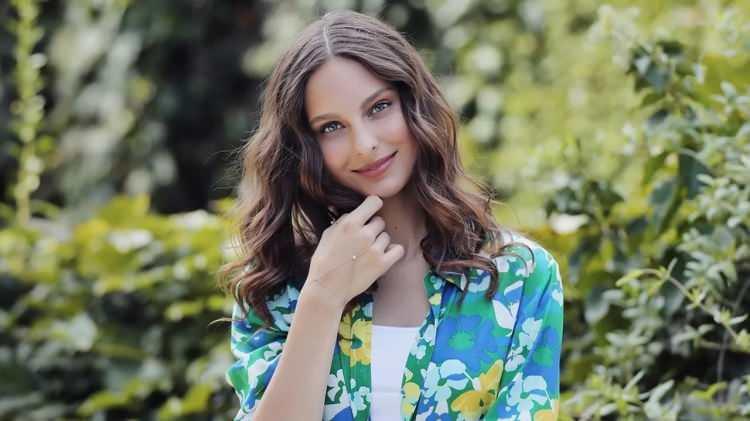 <p><strong>VE LİSTENİN SONUNDA KOLONYA YER ALDI&nbsp;&nbsp;</strong></p>

<p>Listesinin son sırasında ise kolonya geleneği yer aldı. T&uuml;rkiye'de hemen her ortamda bu alışkanlıkla karşılaştığını ifade eden Jessica May, hijyen ve ferahlık a&ccedil;ısından bunu &ccedil;ok beğendiğini belirterek, <strong>"Nereye gidersen kolonya var. &Ccedil;ok hijyenik, bir anda mis gibi kokuyorsun. Bence harika bir şey"</strong> dedi.</p>
