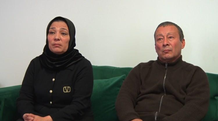 <p><em><strong>Ailesinden buraya gelmesini rica ettik, bu işlemi sizsiz yapamayacağız. Aile &ccedil;ok &ccedil;ok ağır bir s&uuml;re&ccedil;te. </strong></em></p>

<p><em><strong>Hem psikoloji hem hukuki destek veriyoruz. Bir g&uuml;nde 2 cinayet olması bizi de artık &ccedil;ok korkuttu. </strong></em></p>

<p><em><strong>Sadece istekleri; &Ouml;zbekistan'a nasıl gedeceğiz bir bedeni olsaydı, ulaşamadan gitmeyeceğiz, bekleyeceğiz, bulunmasını istiyoruz' diye bekliyorlar" </strong></em>diye konuştu.</p>
