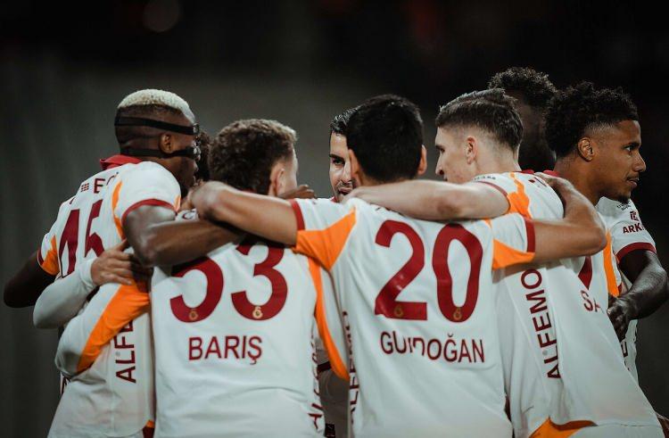 <p>Arjantinli &ccedil;alıştırıcının, golc&uuml; futbolcuyu kadrosunda g&ouml;rmek i&ccedil;in sezon sonunda Galatasaray&rsquo;a resmi teklif yapması bekleniyor.</p>
