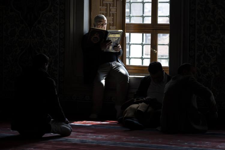 <p><strong>ANKARA İMSAK VAKTİ</strong></p>

<p>Ankara sahur saati: 06:06</p>

<p>Ankara iftar saati: 18:35</p>

<p>Ankara teravih saati: 19:54</p>
