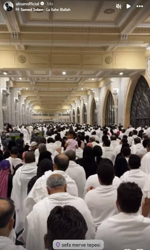 <p><strong>SOSYAL MEDYADA YORUM YAĞDI</strong></p>

<p>Bir&ccedil;ok sosyal medya kullanıcısı; <strong>"Allah kabul etsin", "Bu m&uuml;barek Ramazan ayında Allah bize de nasip etsin"</strong> yorumunda bulundu.&nbsp;</p>
