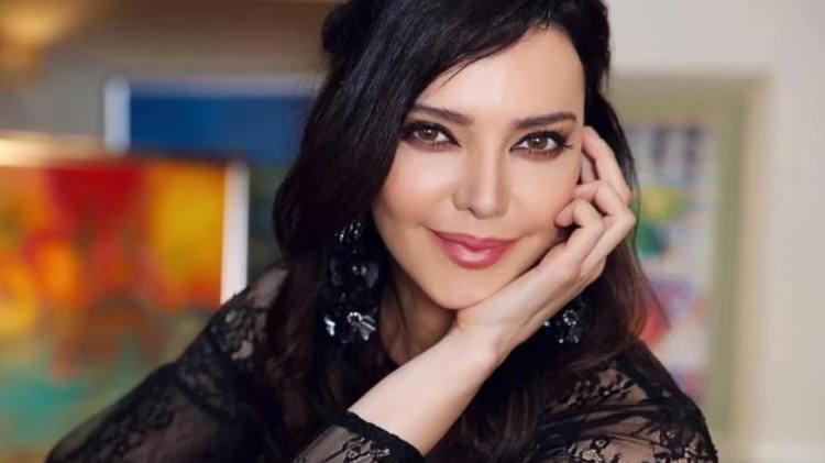 <p><span style="color:#B22222"><strong>HANDE ATAİZİ'DE BEĞENMEDİ</strong></span></p>
