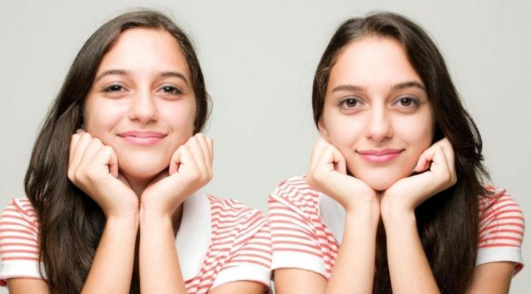 <p><span style="color:#FF0000"><strong>14 MİLYON İKİZ &Uuml;ZERİNDE 17 FARKLI &Ouml;ZELLİK İNCELENDİ: Y&Uuml;ZDE 50 GENETİK FARKLILIK ETKİLİ</strong></span></p>

<p><strong>İkizlerin odak noktası olduğu &ccedil;alışmaların en dikkat &ccedil;eken &ouml;rneklerinden biri 2015 yıında yayımlanan ve yaklaşık 50 yıllık araştırmayı kapsayan geniş bir analizde saklı. &Ccedil;alışmada, d&uuml;nya genelinde 14 milyon ikiz &uuml;zerinde 17 farklı &ouml;zellik incelendi. İncelemede; eğitim d&uuml;zeyleri, siyasi g&ouml;r&uuml;şler, psikiyatrik rahatsızlıklar, kişilik &ouml;zellikleri gibi bir&ccedil;ok başlık dikkate alındı ve genetiğin ortalama olarak farklılıkların yalnızca y&uuml;zde 50&rsquo;sini a&ccedil;ıkladığı sonucuna varıldı.</strong></p>
