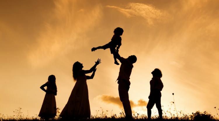 <p>T&uuml;rkiye İstatistik Kurumu (T&Uuml;İK) T&uuml;rkiye'deki mutlu insan oranını a&ccedil;ıkladı.</p>

<p>Buna g&ouml;re 2025'te T&uuml;rkiye'de mutlu olduğunu beyan eden sayısı 2024'e g&ouml;re arttı.</p>

<p>&nbsp;</p>
