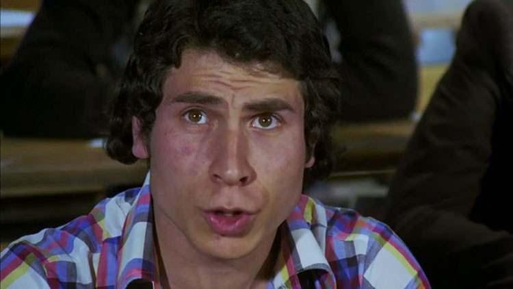 <p><strong>Hababam Sınıfı'nın yanı sıra 'Neşeli G&uuml;nler', 'G&uuml;len G&ouml;zler', 'Bizim Aile' ve 'Sultan' gibi Yeşil&ccedil;am'ın efsane filmlerde rol alan Ahmet Arıman'ın şimdilerde yaptığı meslek g&uuml;ndeme geldi.</strong></p>
