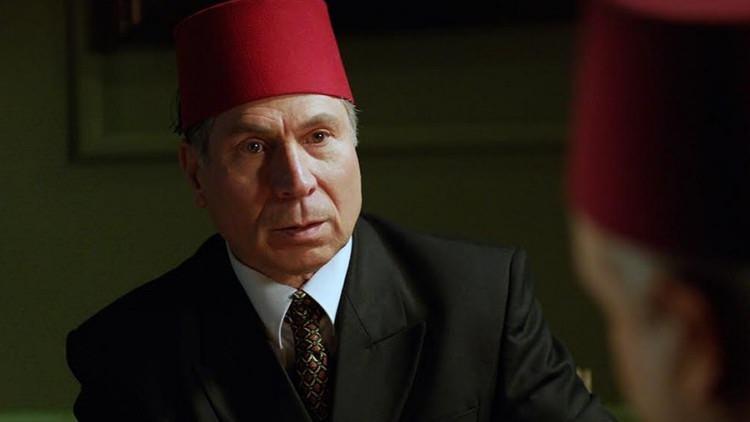 <p><strong>Zaman zaman televizyon ekranlarında boy g&ouml;steren 70 yaşındaki sanat&ccedil;ının oyunculuğunun yanı sıra d&uuml;ğ&uuml;nlerde org &ccedil;alıp şarkılar s&ouml;ylediği ortaya &ccedil;ıktı.</strong></p>
