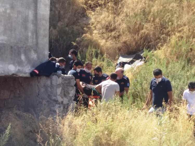 <p><span style="color:#B22222"><strong>KAZAYA KARIŞINCA NELER OLACAK?</strong></span></p>

<p>&nbsp;</p>

<p>Kaza sonrasında, ara&ccedil; yetkili servis, anlaşmalı servis ya da herhangi bir kaporta-boyacıya g&ouml;t&uuml;r&uuml;ld&uuml;ğ&uuml;nde kazaya ilişkin belgeler sisteme eklendikten sonra eksper otomatik olarak atanacak.&nbsp;</p>
