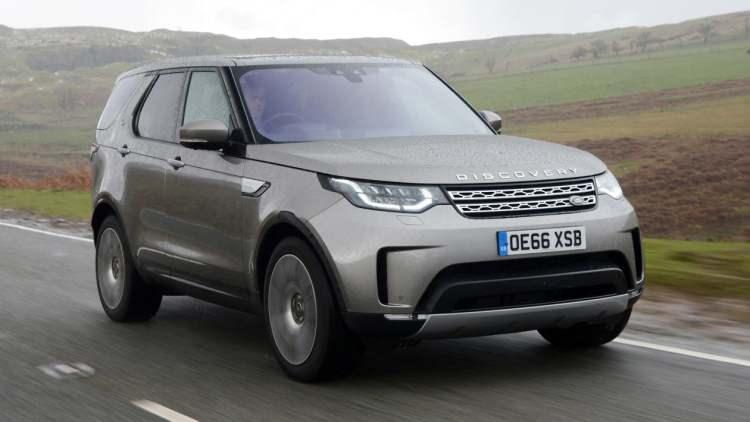 <p>2017 Land Rover Discovery, bu SUV'nin beşinci neslini başlattı. Selefi LR4'ten bir&ccedil;ok y&ouml;nden değişim ge&ccedil;irerek, yetenekli bir arazi aracı ve aile SUV'si olarak kendini g&ouml;sterdi. Bu modelde bildirilen &ccedil;eşitli sorunlar olsa da, g&uuml;&ccedil; aktarma sistemiyle ilgili sorunlar olduk&ccedil;a dikkat &ccedil;ekiyor. Ara&ccedil; sahipleri, ara&ccedil;larının rastgele g&uuml;&ccedil; kaybettiğini ve stop ettiğini bildirdi.</p>

<p>&nbsp;</p>

<p>&nbsp;</p>
