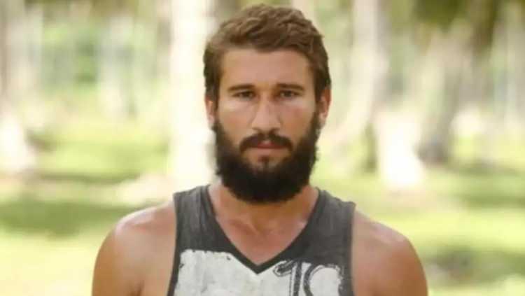 <p><span style="color:#B22222"><strong>"KARDEŞİMİN VEFATI SONRASI KULLANDIM"</strong></span></p>

<p><span style="color:#800080"><em><strong>"Benim kardeşim bir hafta &ouml;nce kanser nedeniyle vefat etti. Onun verdiği &uuml;z&uuml;nt&uuml;yle bir defaya mahsus esrar kullanmıştım. Kan, kıl ve idrar &ouml;rneklerimde alındı."</strong></em></span></p>
